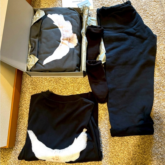 YZY Yeezy Balenciga Collection - Sweatshirt/Shirt/Pants/Shoes Medium New